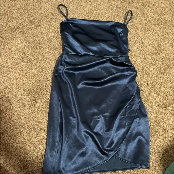 Windsor Formal Bodycon dress With tie to adjust criss cross in the back! - Picture 1 of 2